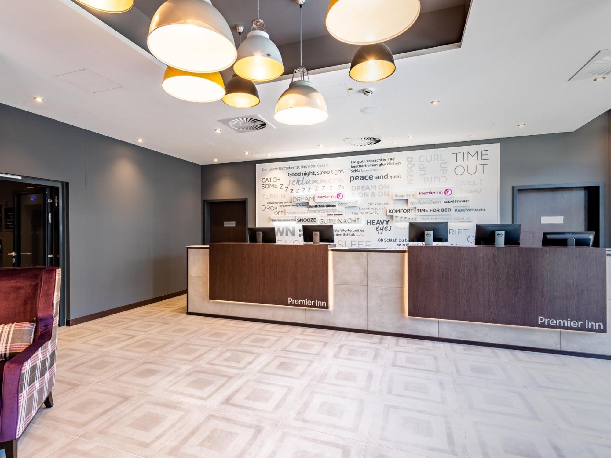 Premier Inn Muenchen City Zentrum Екстериор снимка