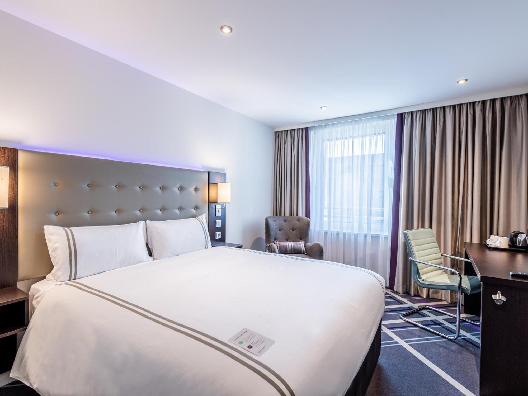 Premier Inn Muenchen City Zentrum Екстериор снимка