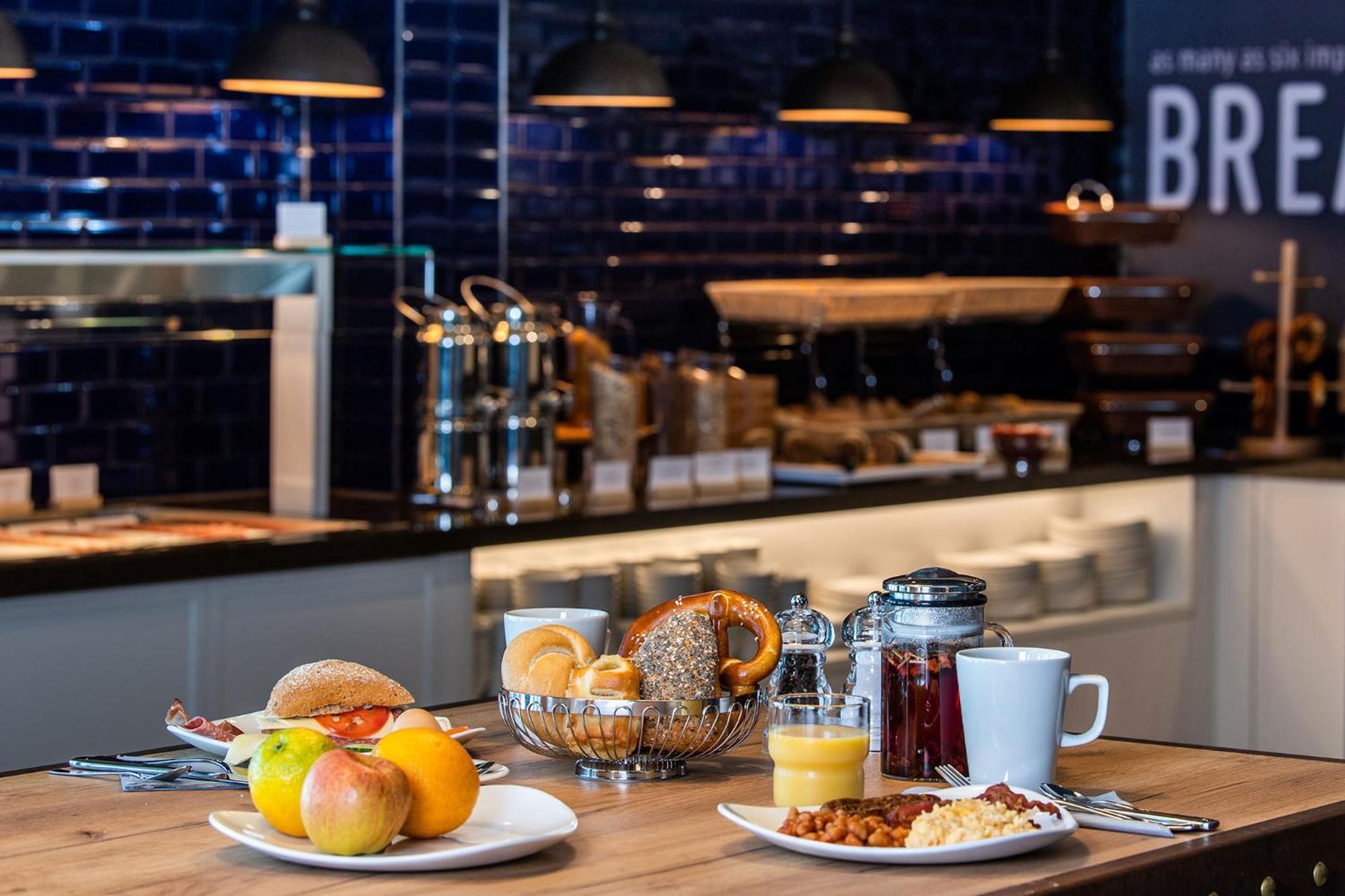 Premier Inn Muenchen City Zentrum Екстериор снимка
